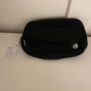 Lululemon Everywhere Belt Bag NWT